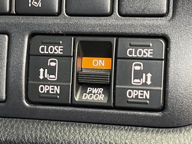 TOYOTA NOAH 4WD 2019 Image 31