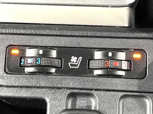 TOYOTA LANDCRUISER PRADO 2023 Image 31