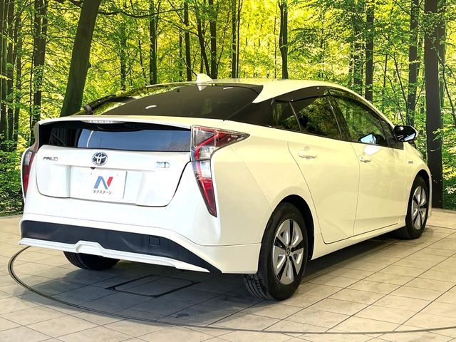 TOYOTA PRIUS 2015 Image 31