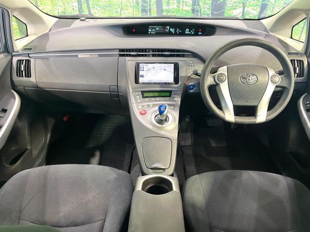 TOYOTA PRIUS 2013 Image 31