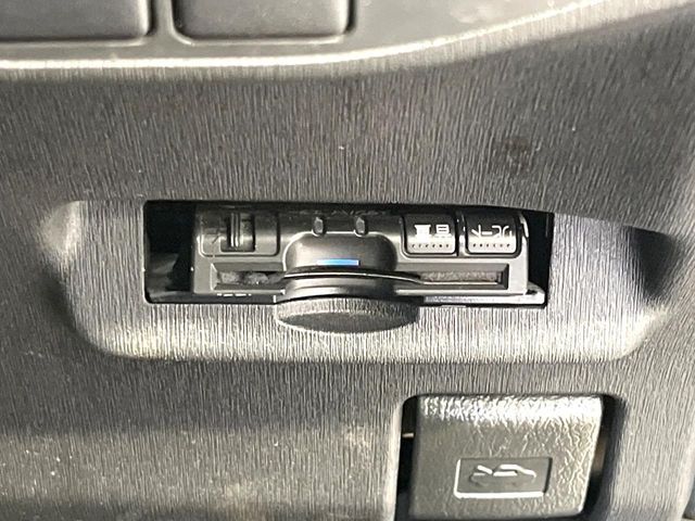 TOYOTA PRIUS 2013 Image 31