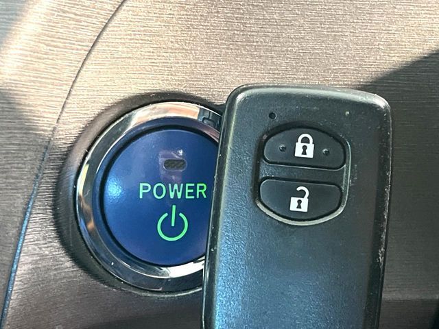 TOYOTA PRIUS 2013 Image 31