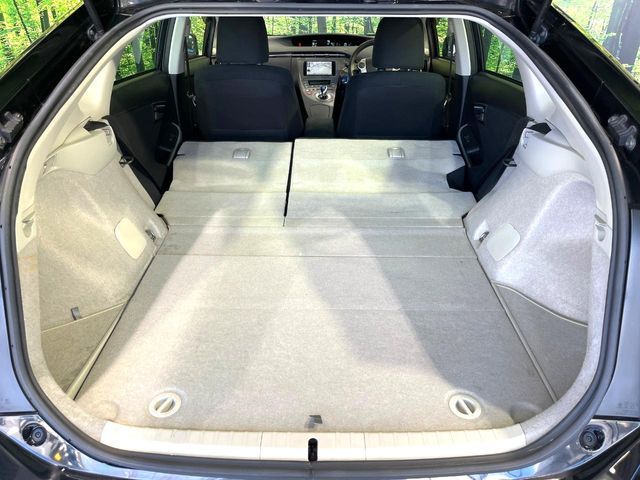 TOYOTA PRIUS 2013 Image 31