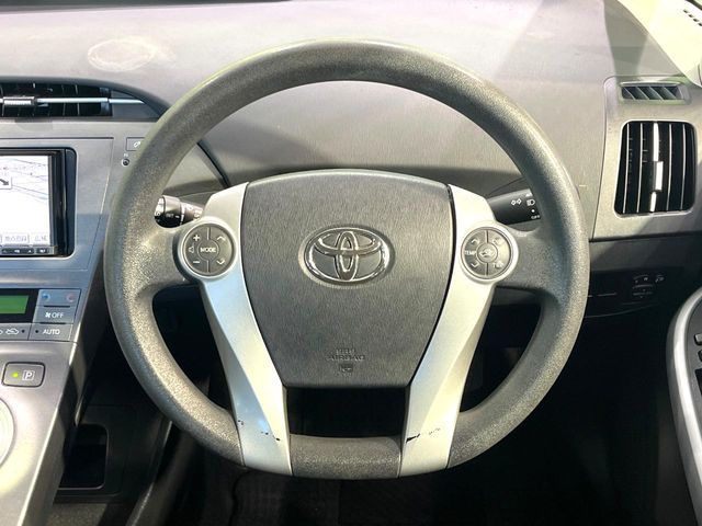 TOYOTA PRIUS 2013 Image 31