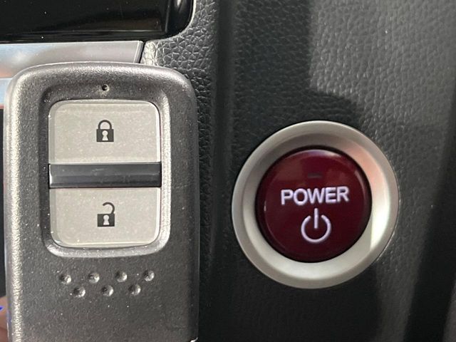 HONDA FIT HYBRID 4WD 2017 Image 31