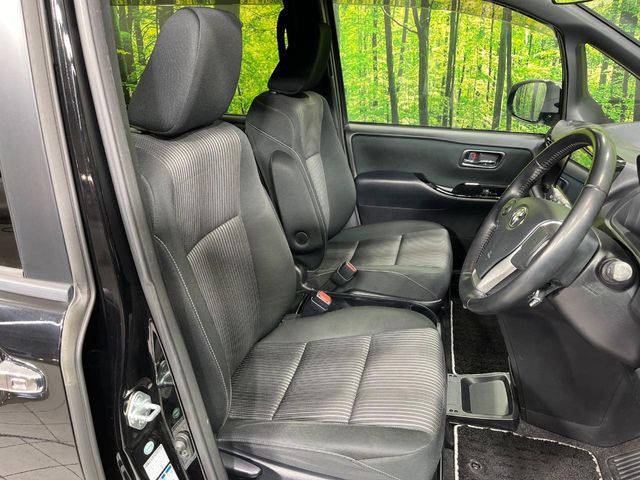 TOYOTA VOXY 4WD 2018 Image 31