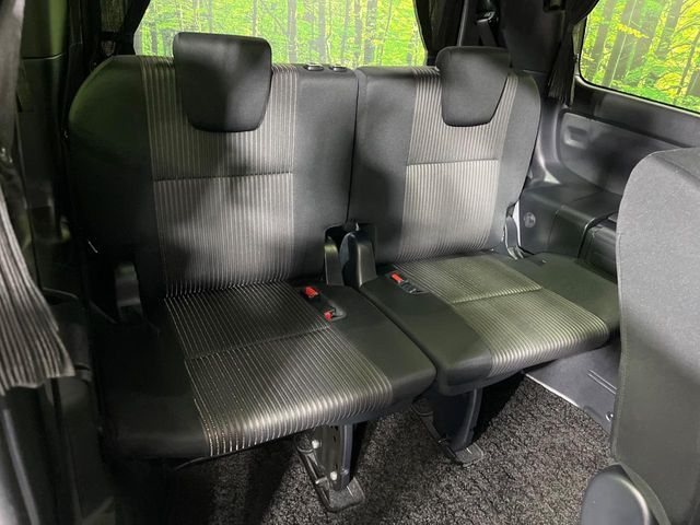 TOYOTA VOXY 4WD 2018 Image 31