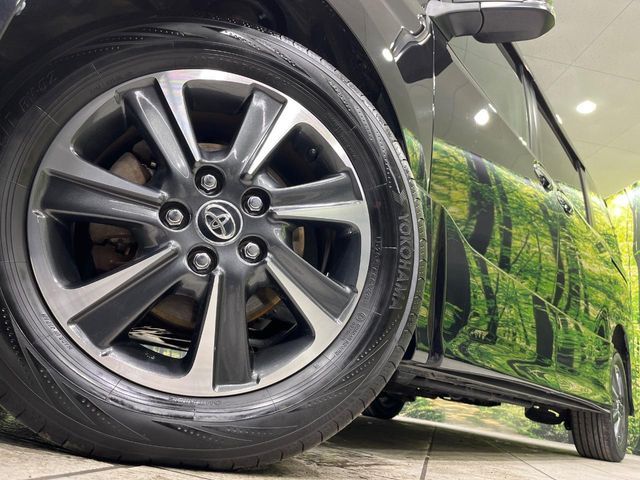 TOYOTA VOXY 4WD 2018 Image 31