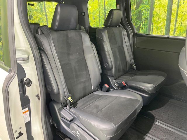 TOYOTA NOAH 2019 Image 31