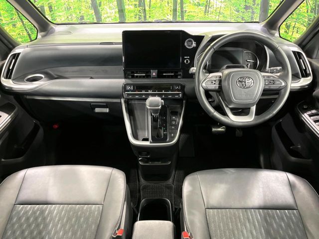 TOYOTA NOAH 4WD 2022 Image 31