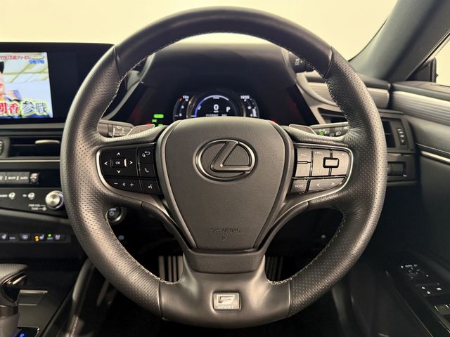 TOYOTA LEXUS ES300H 2023 Image 31