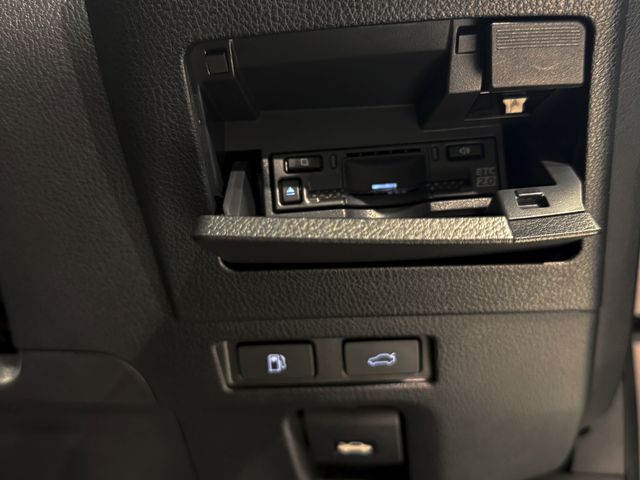 TOYOTA LEXUS ES300H 2023 Image 31