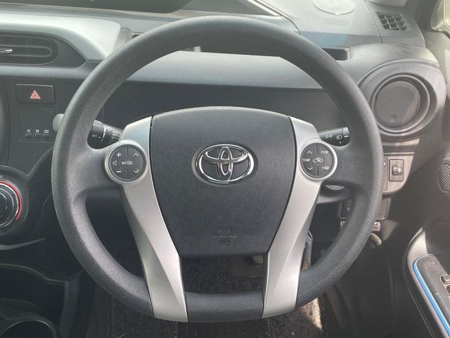 TOYOTA AQUA 2013 Image 31