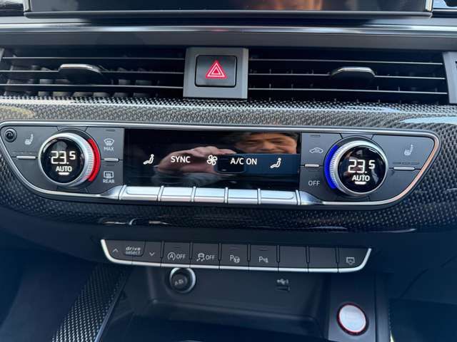 AUDI S4 AVANT 2022 Image 31