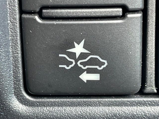 TOYOTA VOXY HYBRID 2019 Image 31