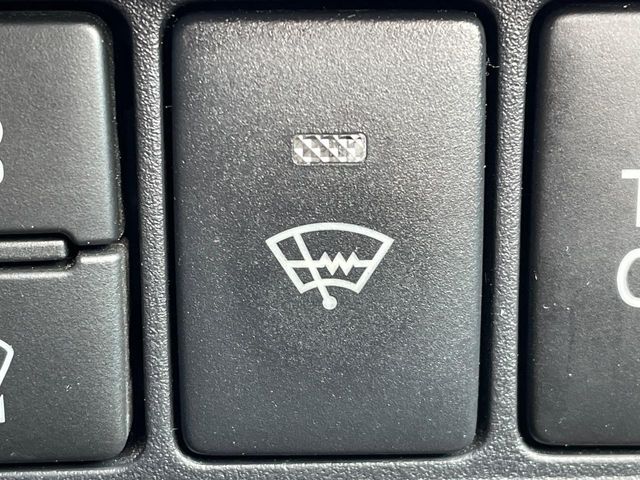 TOYOTA VOXY HYBRID 2019 Image 31