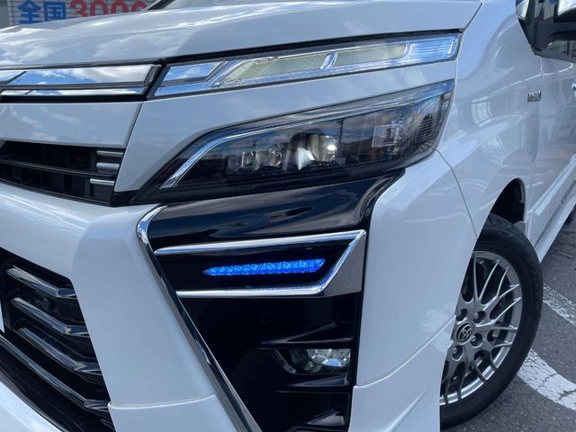 TOYOTA VOXY HYBRID 2019 Image 31