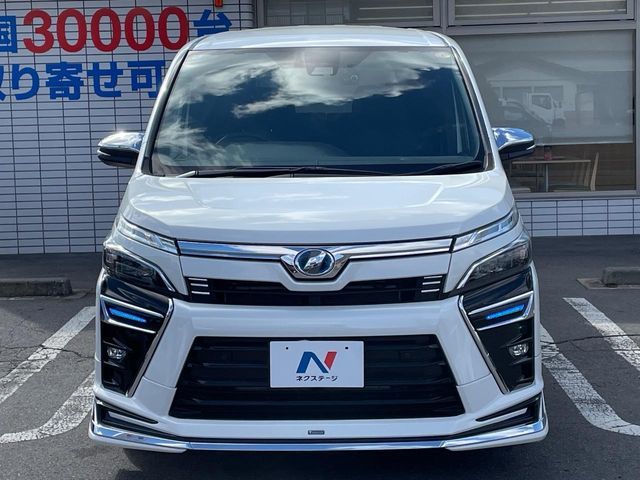 TOYOTA VOXY HYBRID 2019 Image 31
