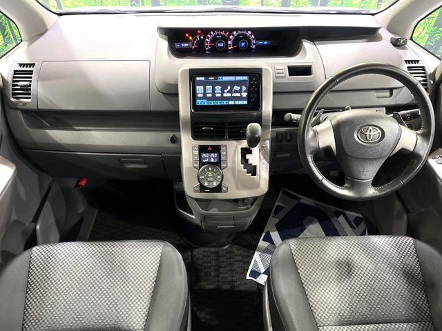TOYOTA NOAH 2009 Image 31