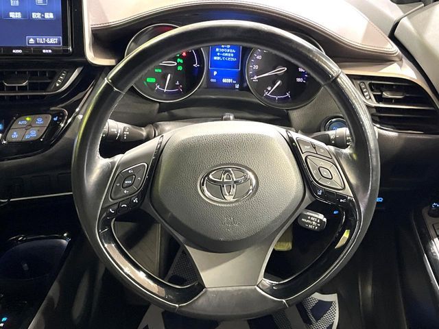 TOYOTA C-HR 2017 Image 31