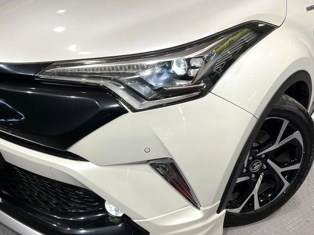 TOYOTA C-HR 2017 Image 31
