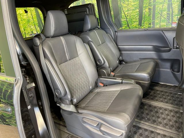 TOYOTA NOAH 2023 Image 31