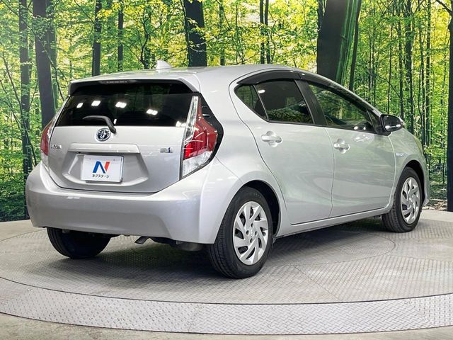 TOYOTA AQUA 2015 Image 31