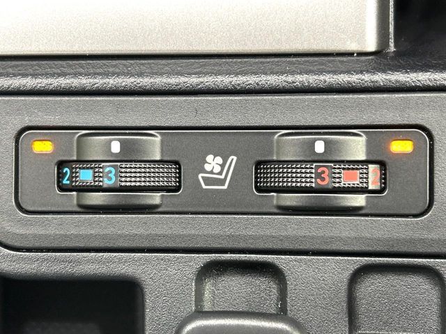 TOYOTA LANDCRUISER PRADO 2022 Image 31