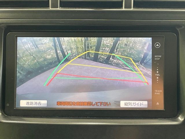 TOYOTA PRIUS ALPHA 2011 Image 31