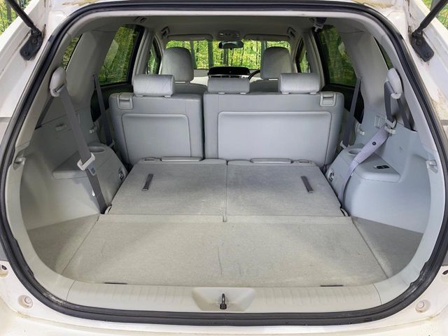 TOYOTA PRIUS ALPHA 2011 Image 31