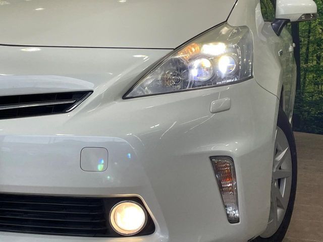 TOYOTA PRIUS ALPHA 2011 Image 31