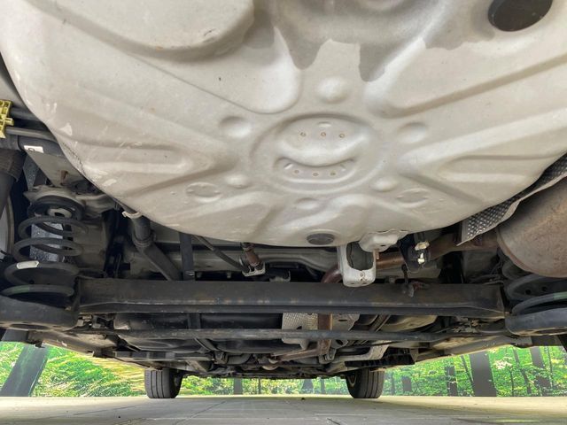 TOYOTA PRIUS ALPHA 2011 Image 31