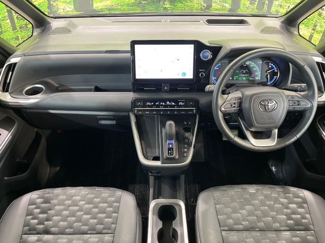 TOYOTA VOXY HYBRID 2022 Image 31