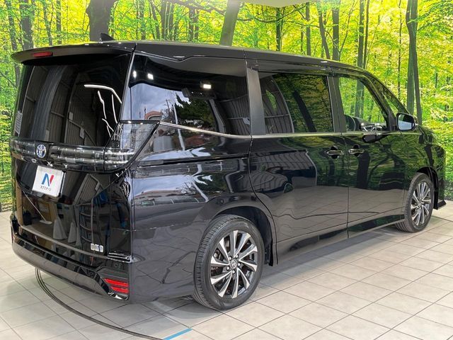 TOYOTA VOXY HYBRID 2022 Image 31