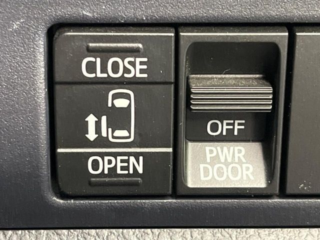 TOYOTA NOAH HYBRID 2015 Image 31