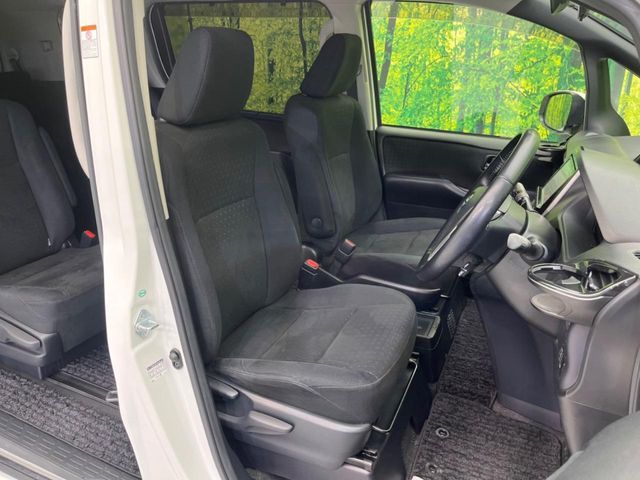 TOYOTA NOAH HYBRID 2015 Image 31