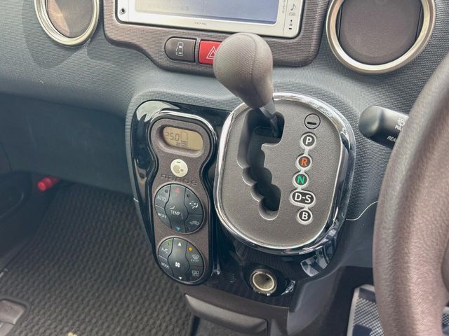 TOYOTA SPADE 2012 Image 31