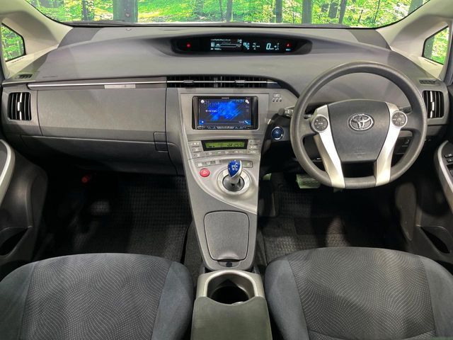 TOYOTA PRIUS 2015 Image 31