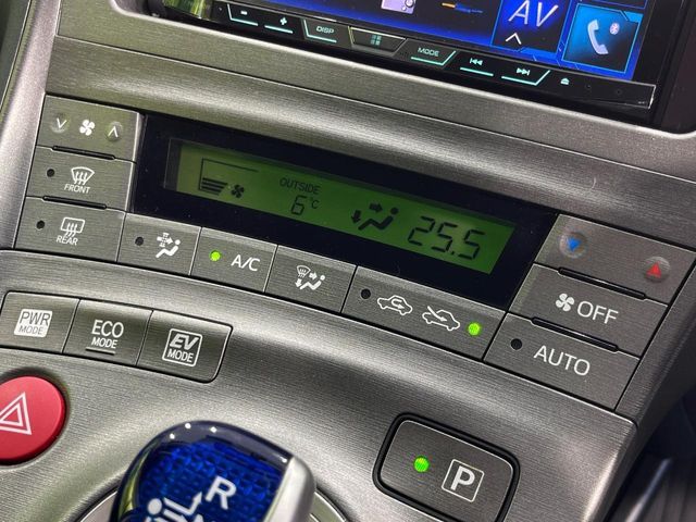 TOYOTA PRIUS 2015 Image 31