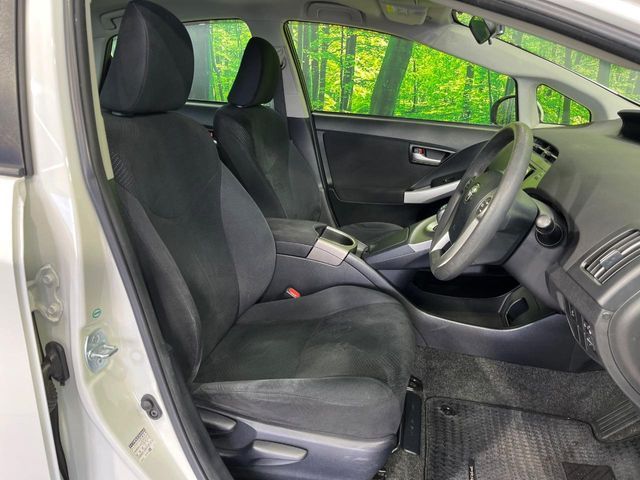 TOYOTA PRIUS 2015 Image 31