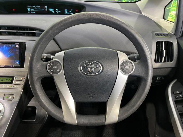 TOYOTA PRIUS 2015 Image 31