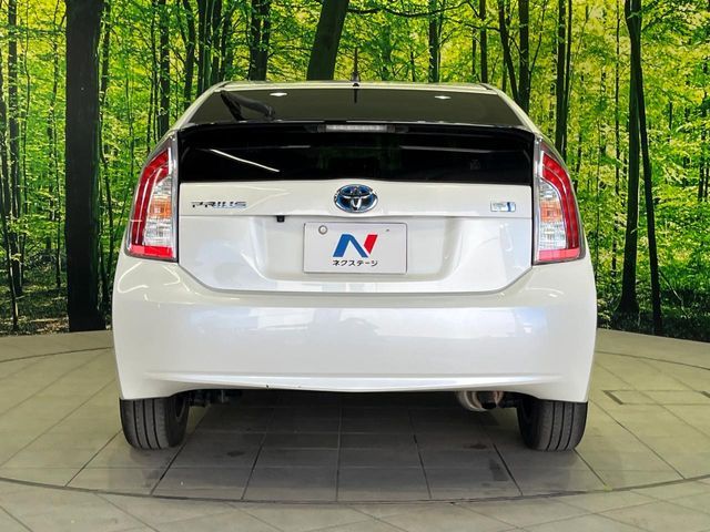 TOYOTA PRIUS 2015 Image 31