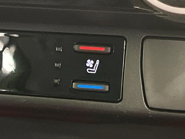 TOYOTA RAV4 4WD 2023 Image 31