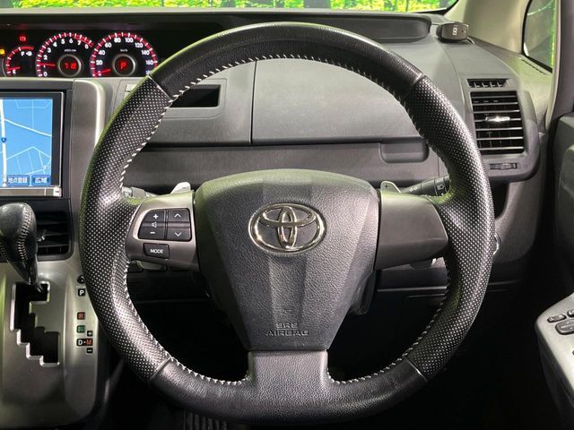 TOYOTA VOXY 4WD 2012 Image 31