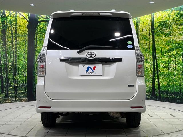 TOYOTA VOXY 4WD 2012 Image 31