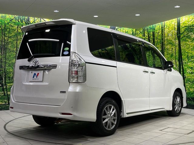 TOYOTA VOXY 4WD 2012 Image 31