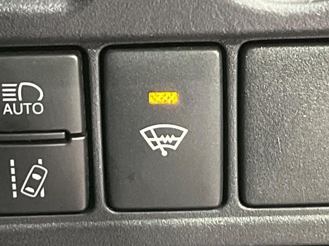 TOYOTA VOXY 4WD 2019 Image 31