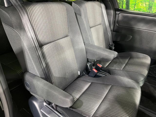 TOYOTA VOXY 4WD 2019 Image 31