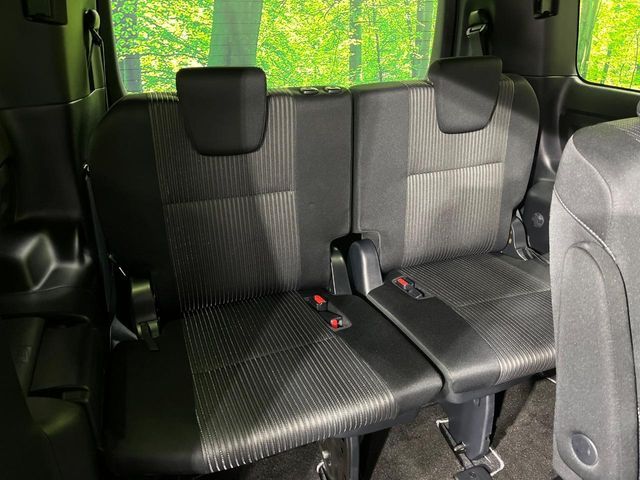 TOYOTA VOXY 4WD 2019 Image 31