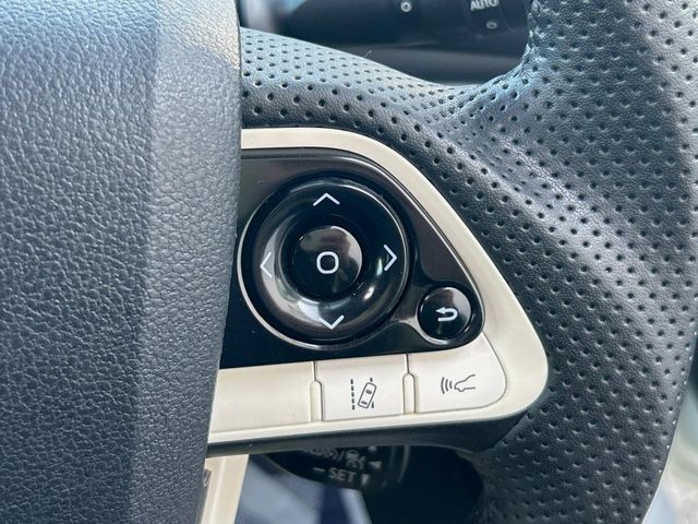 TOYOTA PRIUS 2017 Image 31